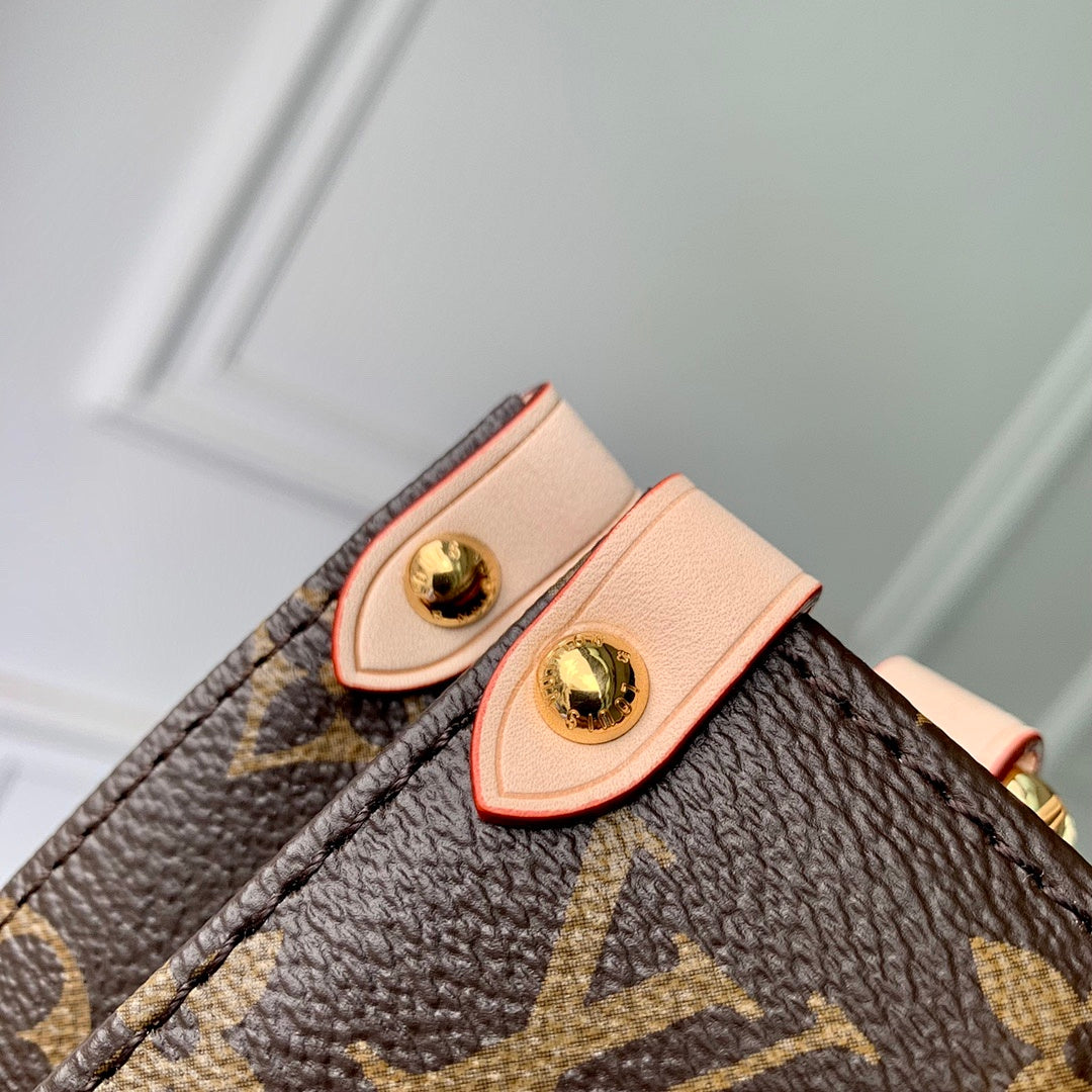 Sac à main Petit Sac Plat – Réf. M46265