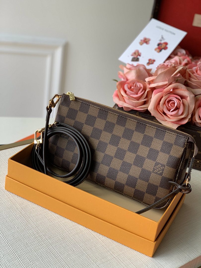 Pochette – Réf. N41207 · Damier Ébène