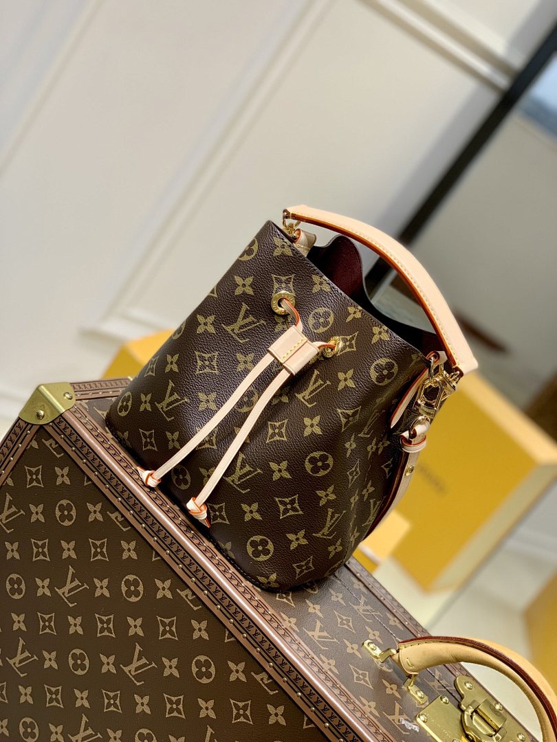 Sac à main Seau – Réf. M46581