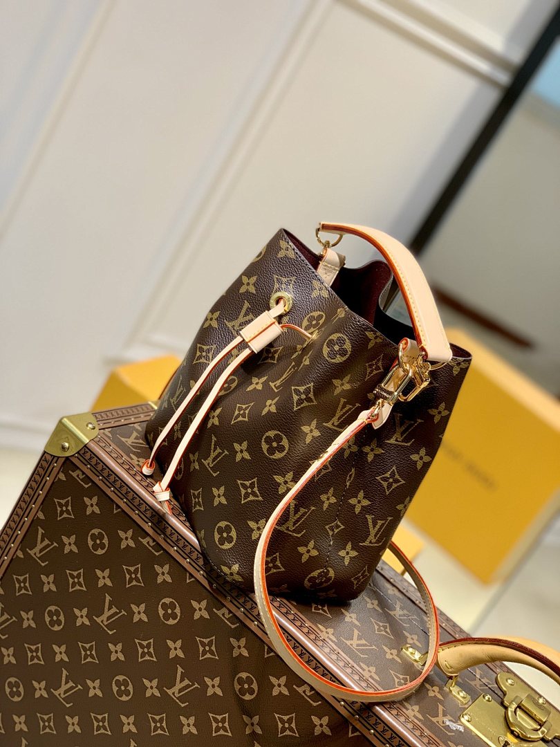 Sac à main Seau – Réf. M46581