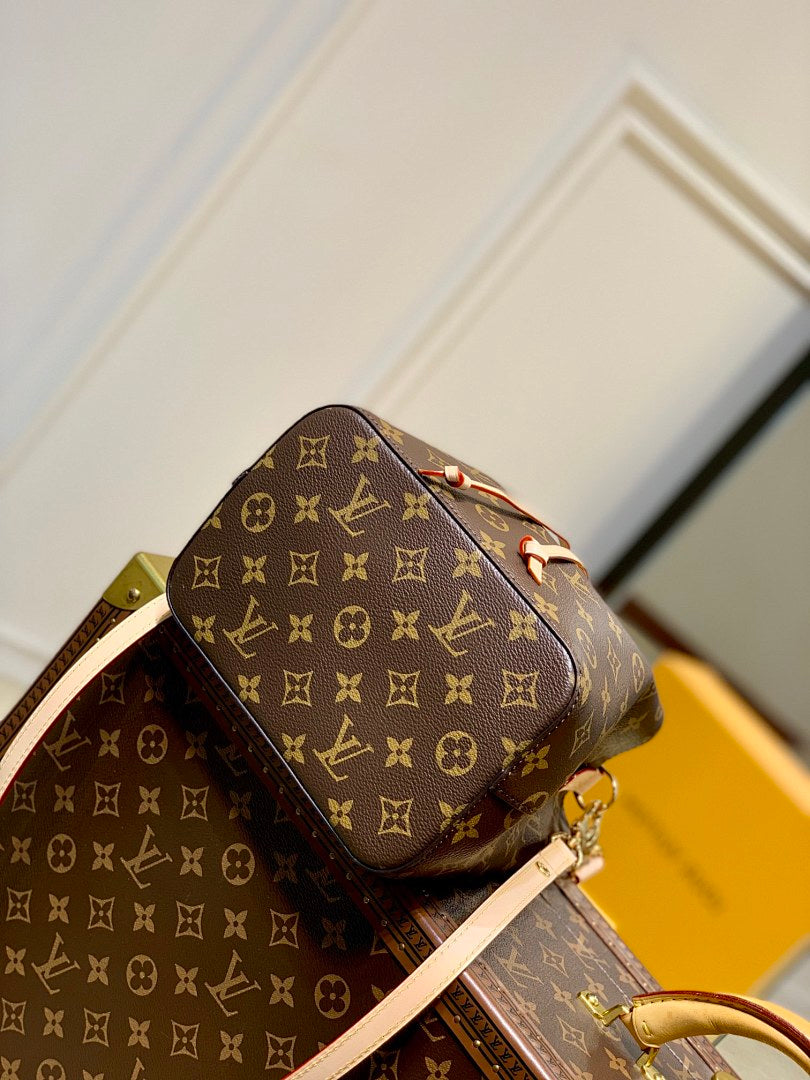 Sac à main Seau – Réf. M46581