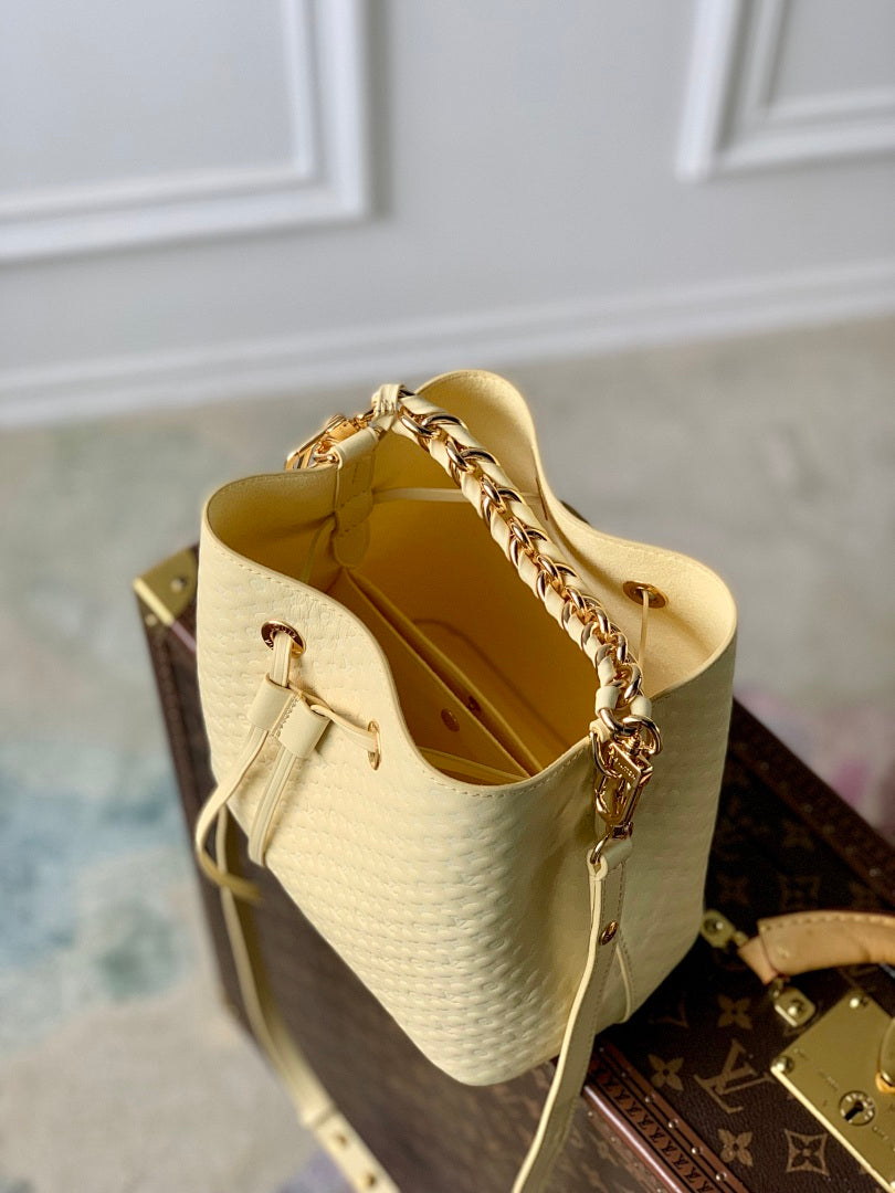 Sac à main Seau – Réf. M22599