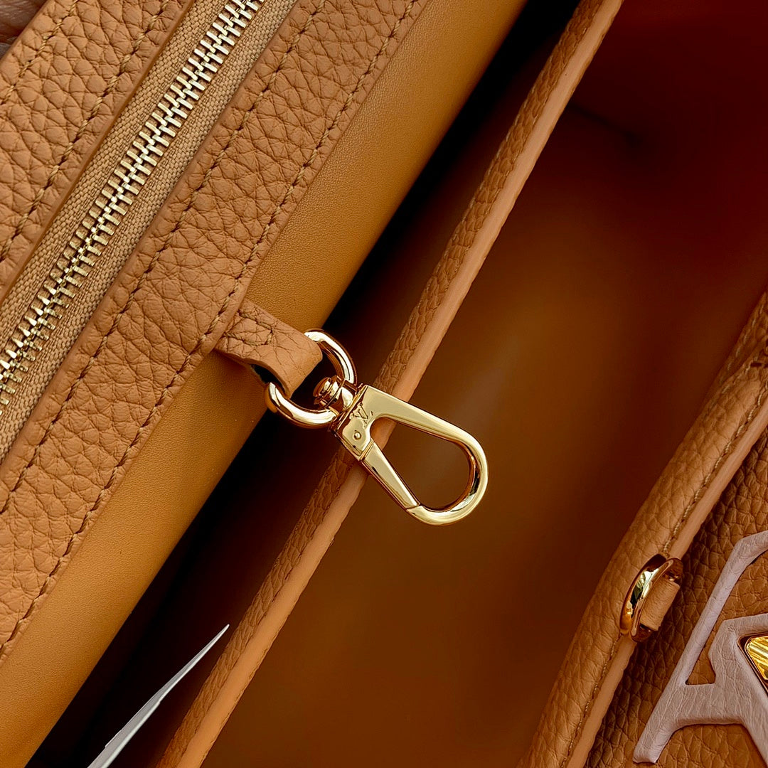 Sac à main Capucines – Réf. M22206 · Marron · Coloris 2