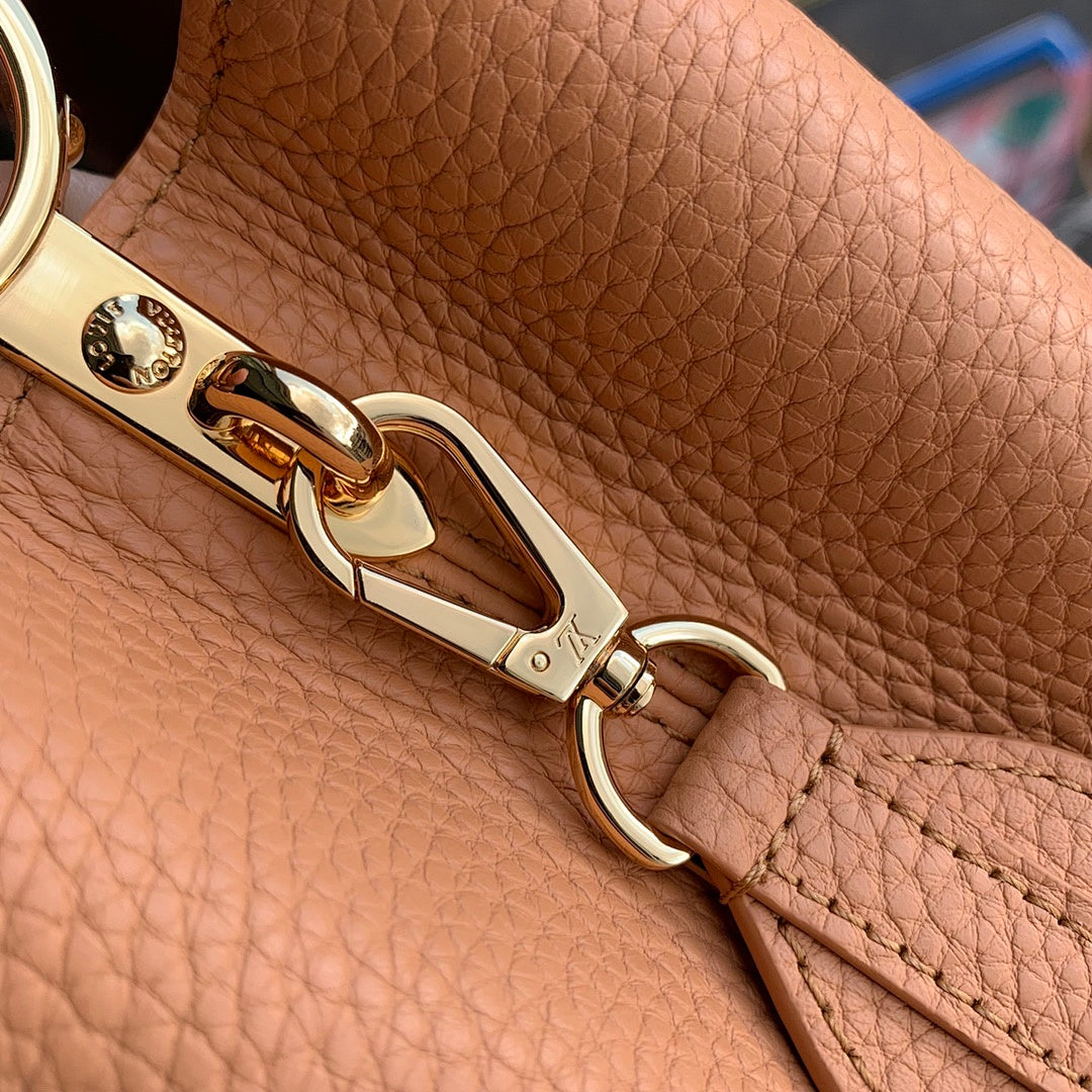 Sac à main Capucines – Réf. M22206 · Marron · Coloris 2