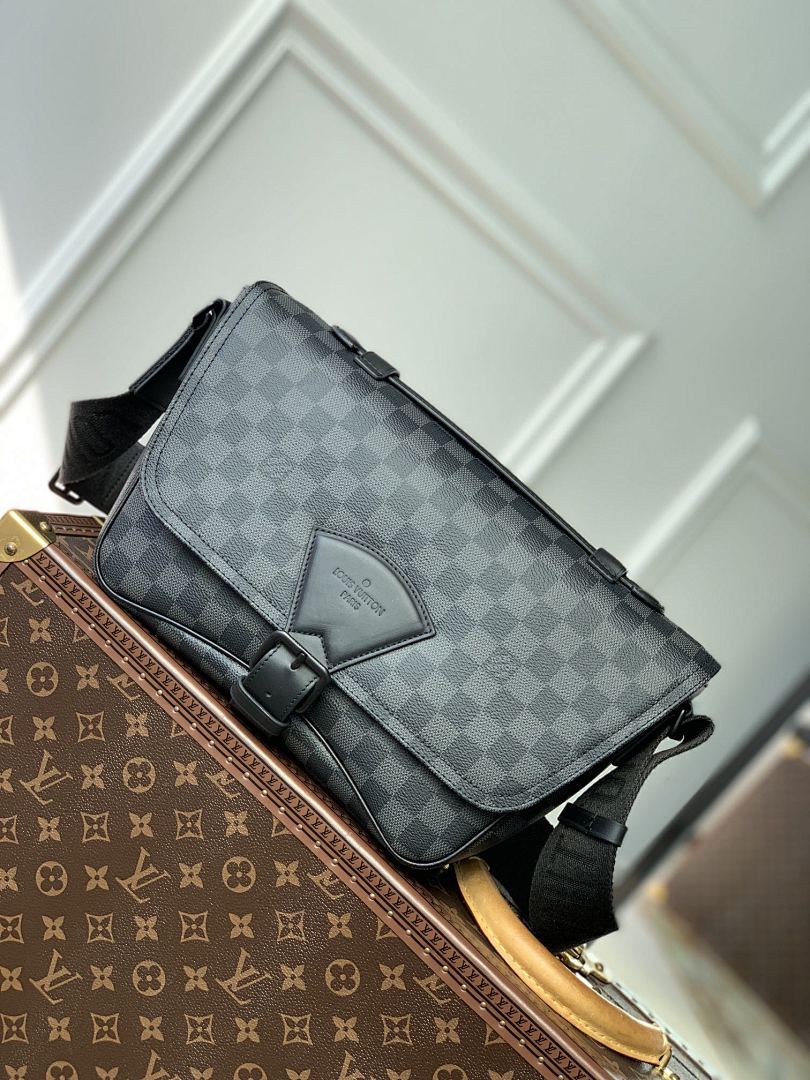 Sacoche Messenger – Réf. M46685 · Damier Graphite