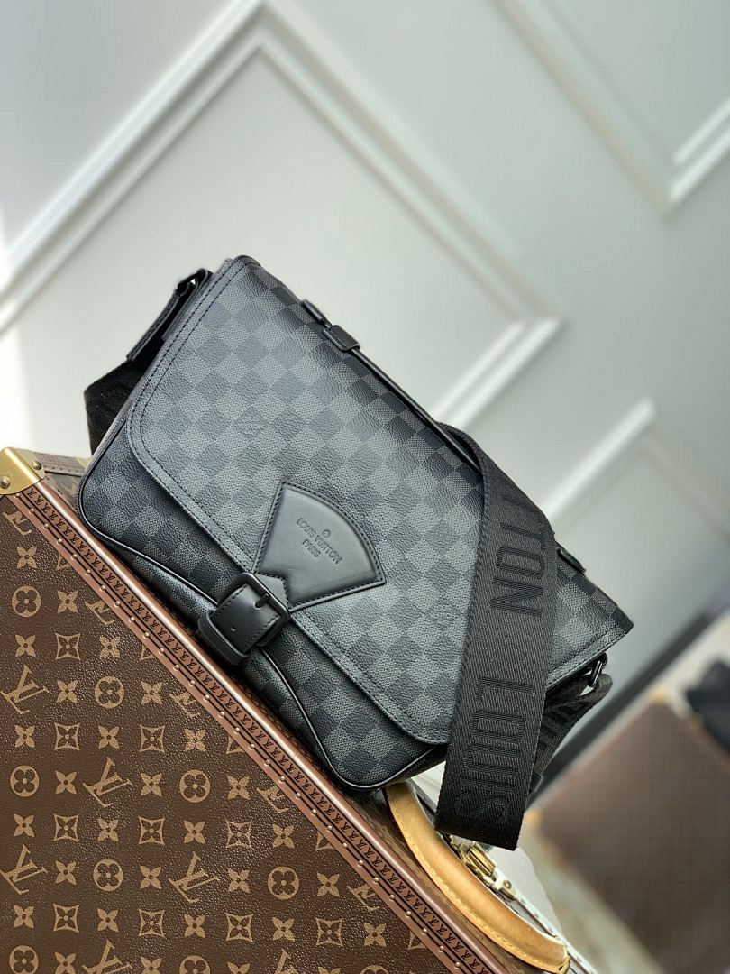 Sacoche Messenger – Réf. M46685 · Damier Graphite