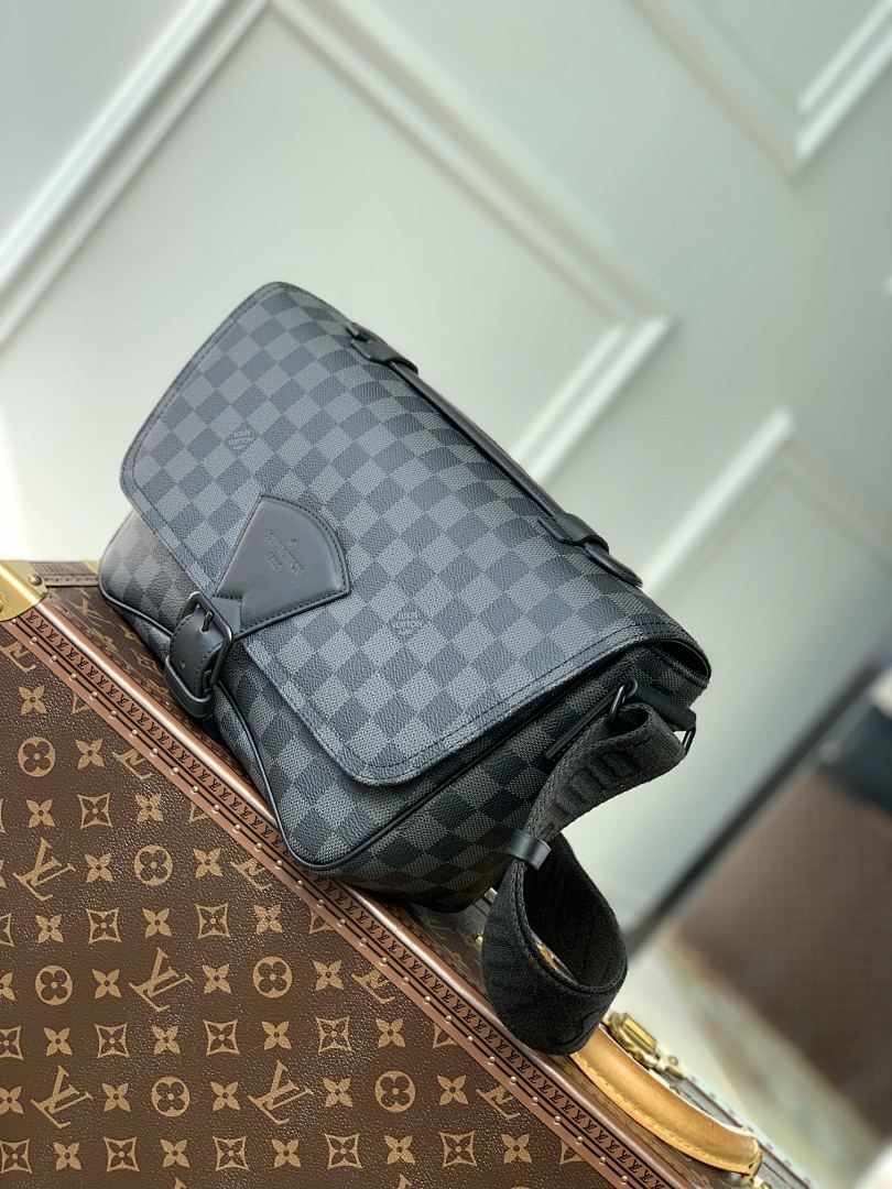 Sacoche Messenger – Réf. M46685 · Damier Graphite