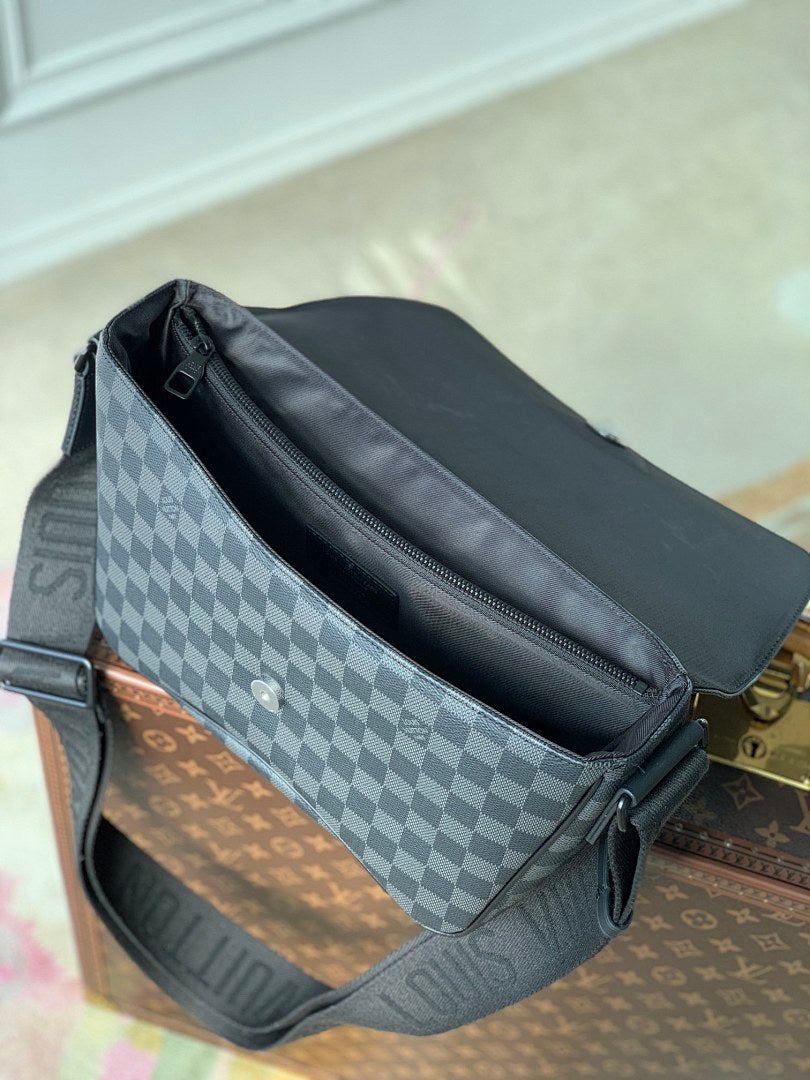 Sacoche Messenger – Réf. M46685 · Damier Graphite