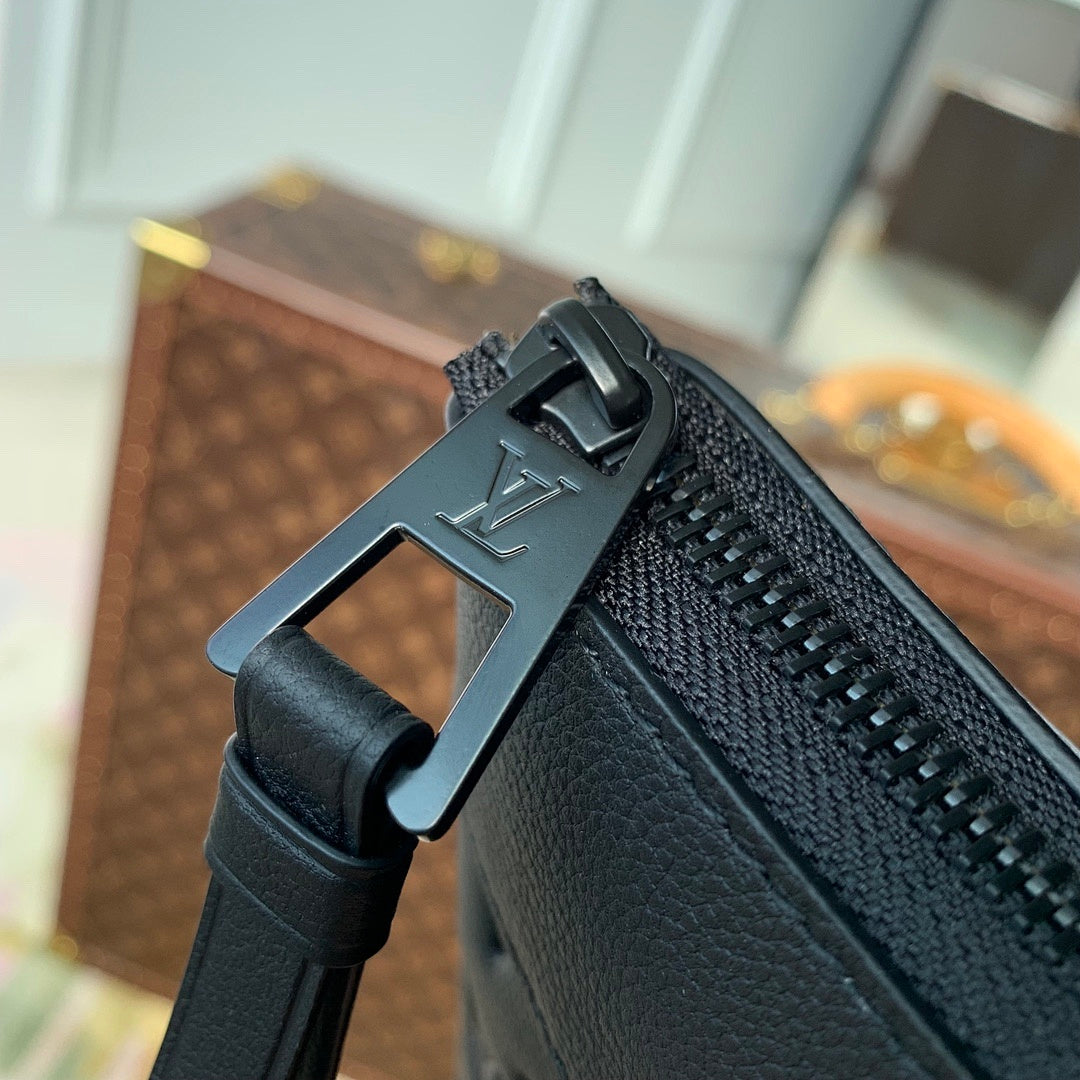 Pochette – Réf. M82545 · Noir Empreinte