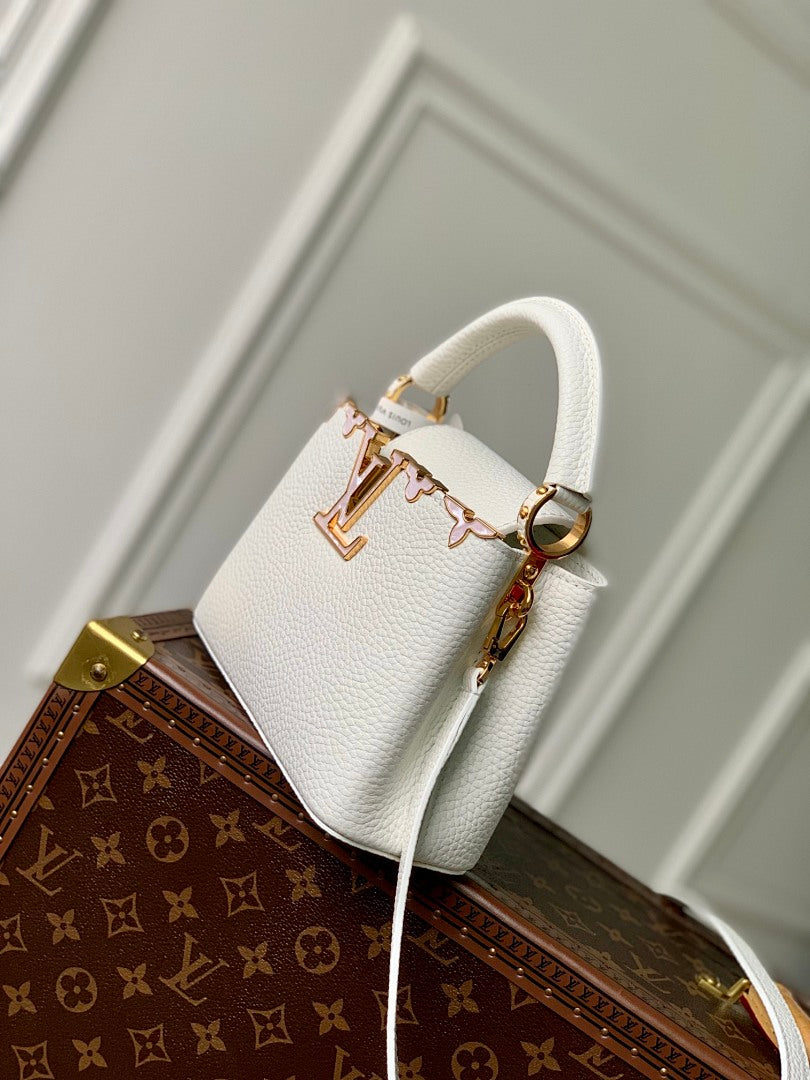 Sac à main Capucines – Réf. M23331 · Coloris 1