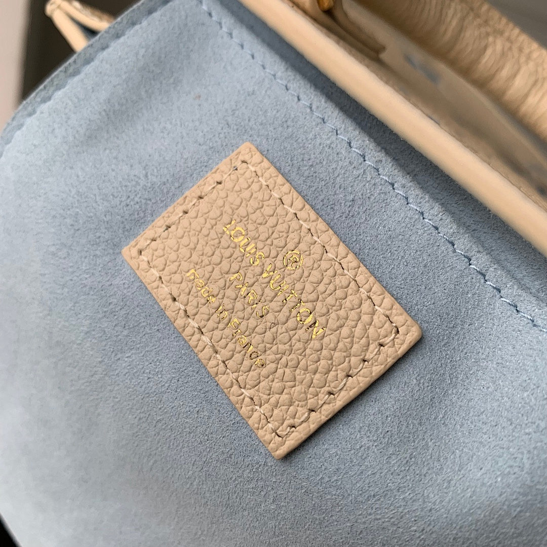 Sac à main Petit Sac Plat – Réf. M69442 · Coloris 1