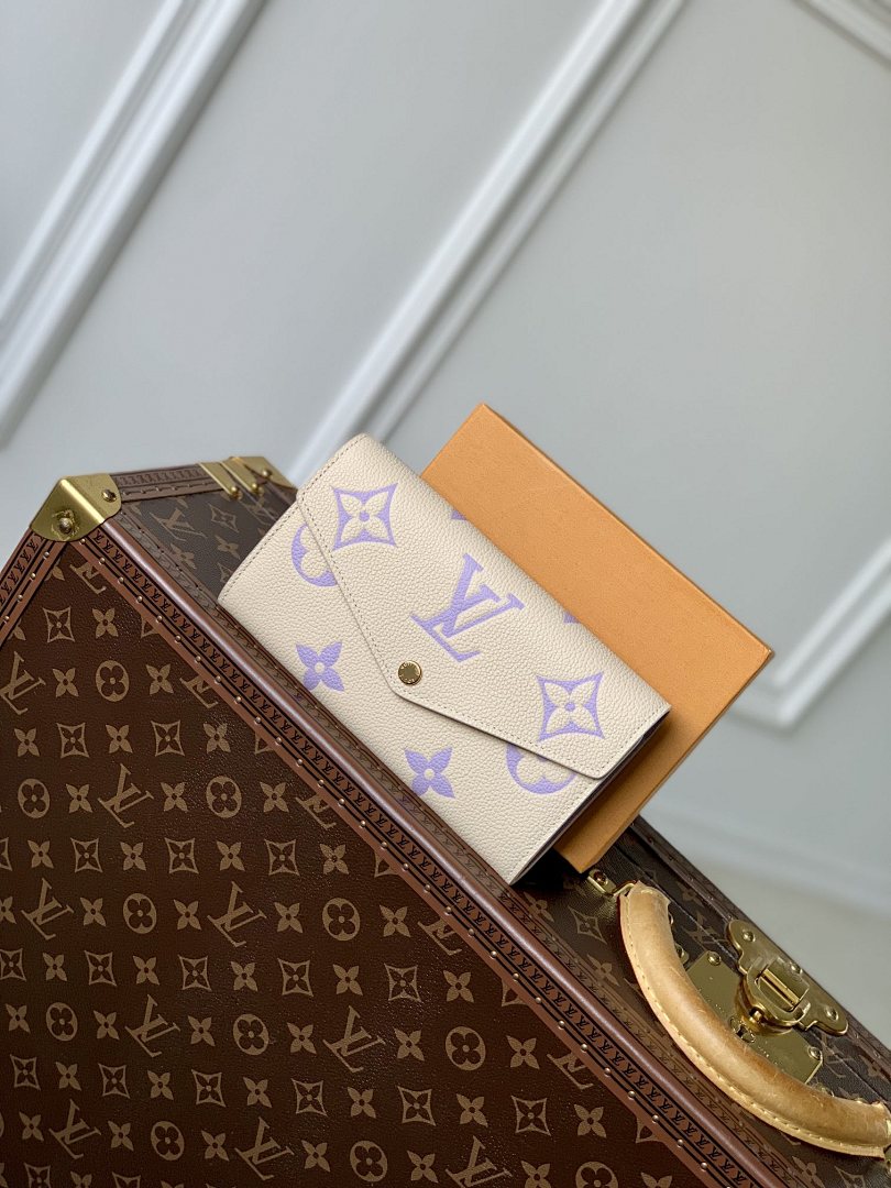 Portefeuille – Réf. M81049 · Lilas