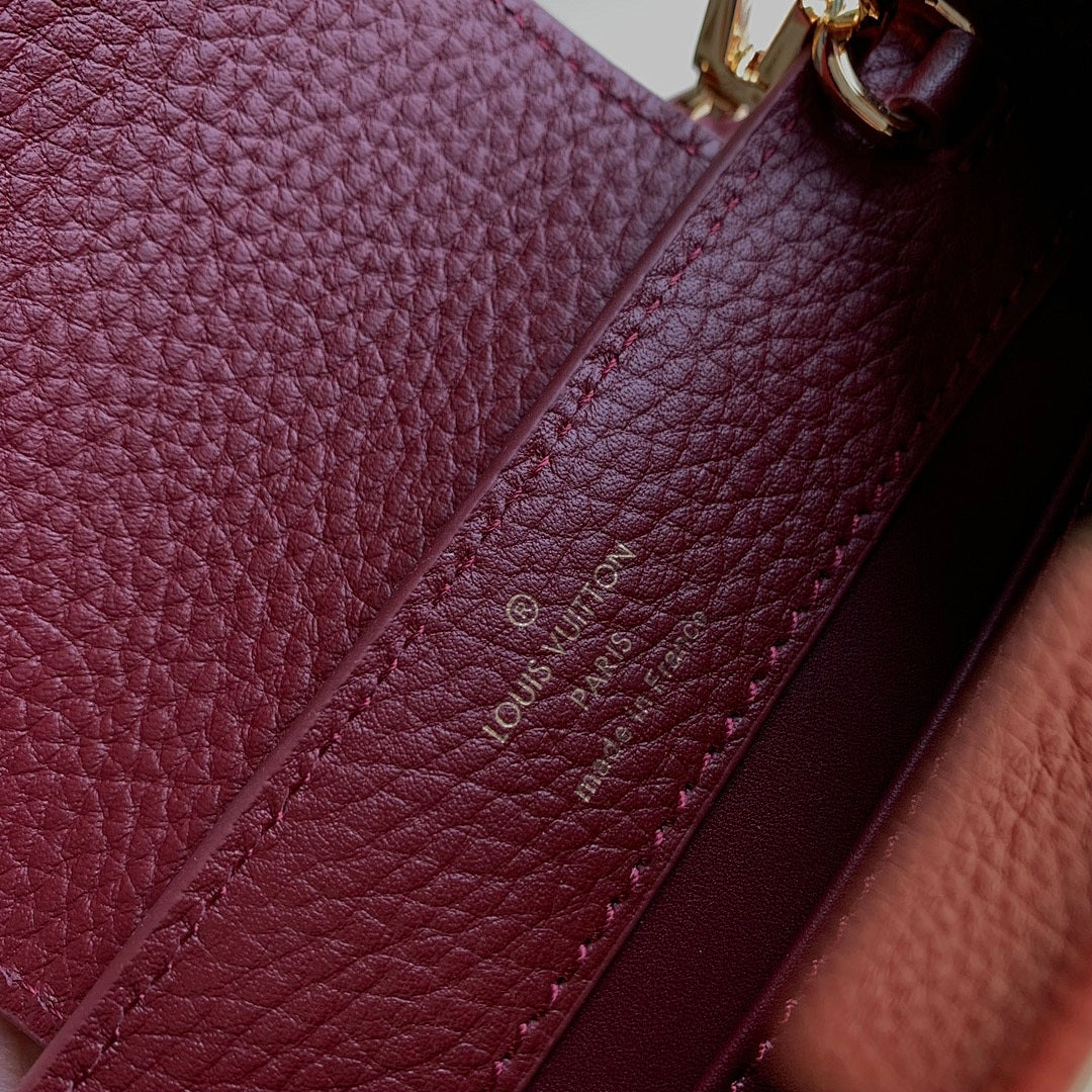 Sac à main Capucines – Réf. M25128 · Violet Rouge Mini