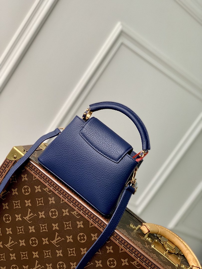Sac à main Capucines – Réf. M23363 · Bleu Nuit · Coloris 1