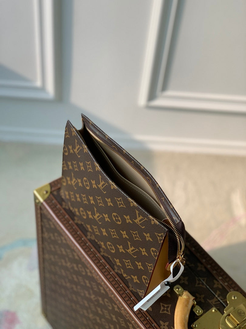 Pochette – Réf. M47543 · Monogram