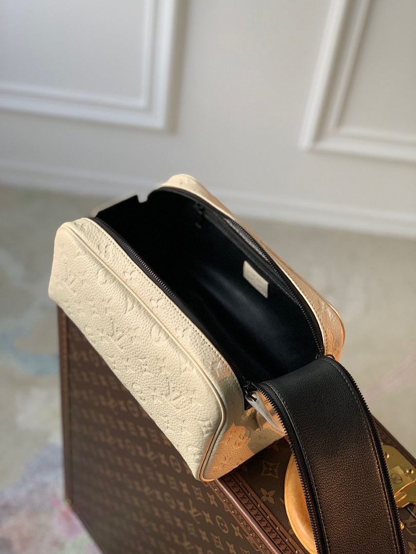 Pochette – Réf. M82576 · Cuir · Coloris 7