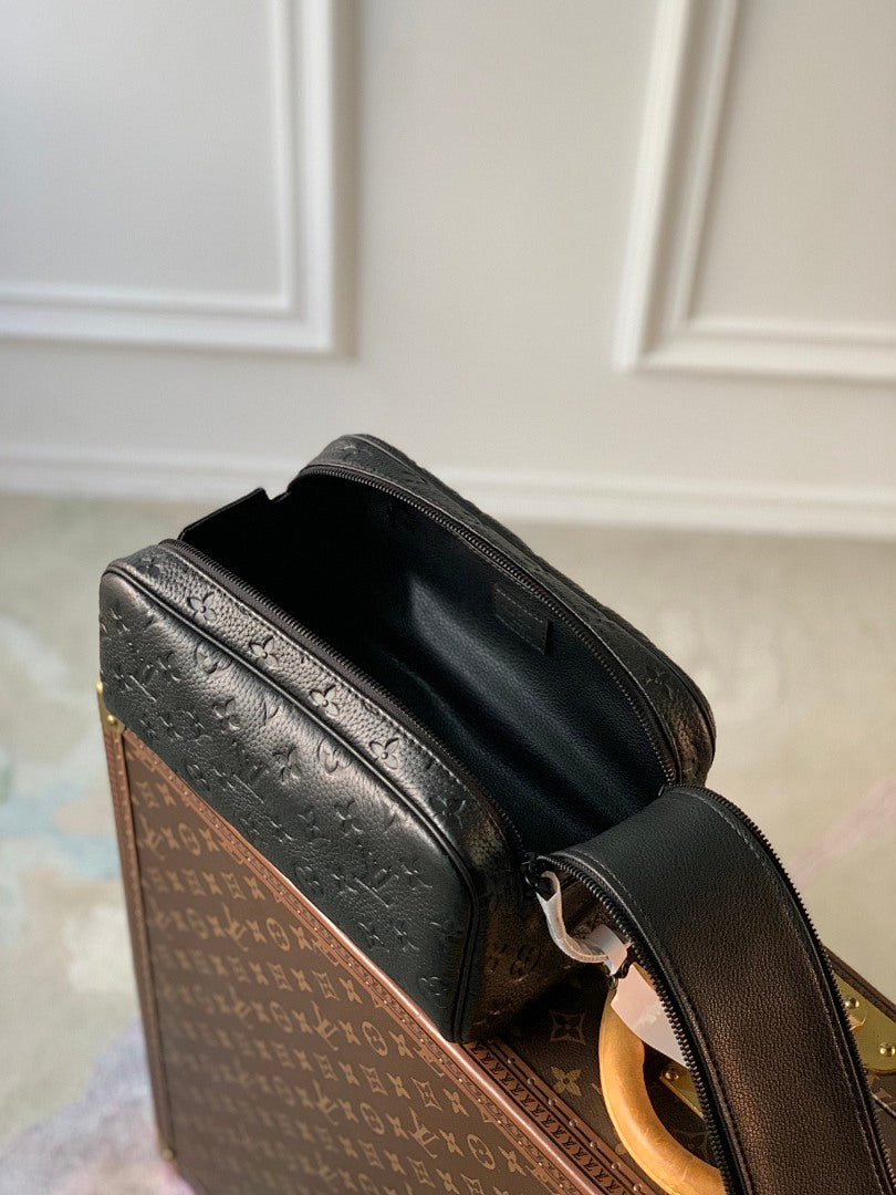 Pochette – Réf. M82576 · Cuir · Coloris 6