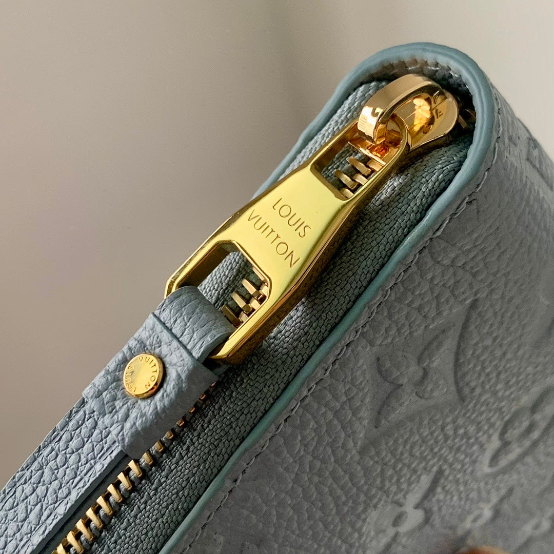 Portefeuille – Réf. M82926 · Bleu Brume · Coloris 1