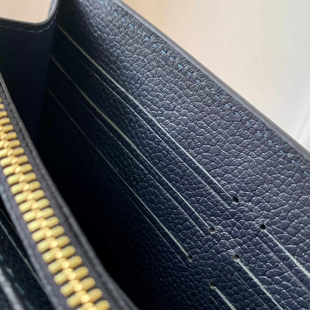 Portefeuille – Réf. M83594 · Bleu Nuit