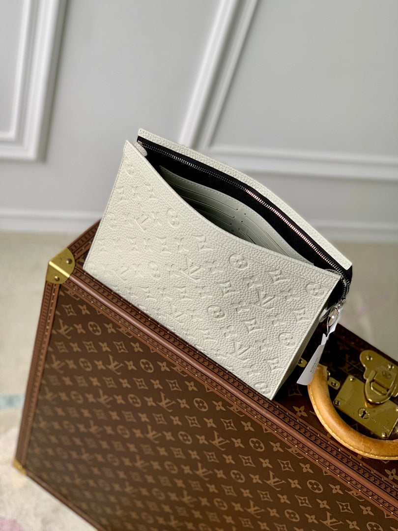 Pochette – Réf. M61692 · Coloris 12