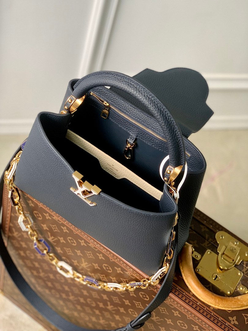Sac à main Capucines – Réf. M24683 · Bleu Nuit MM