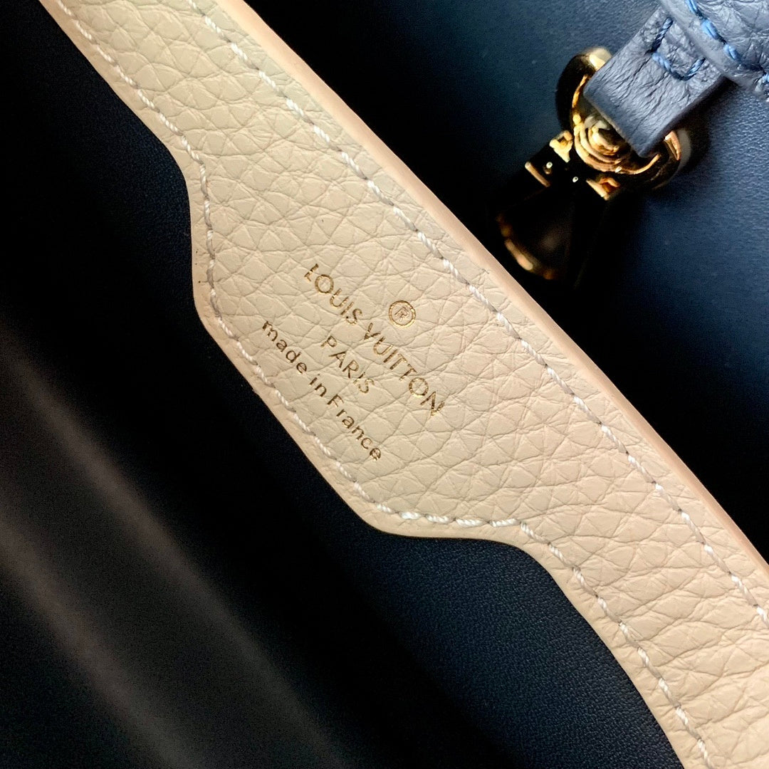Sac à main Capucines – Réf. M24683 · Bleu Nuit MM