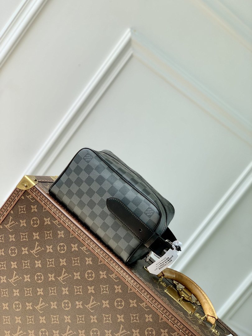 Pochette – Réf. M83112 · Damier Graphite