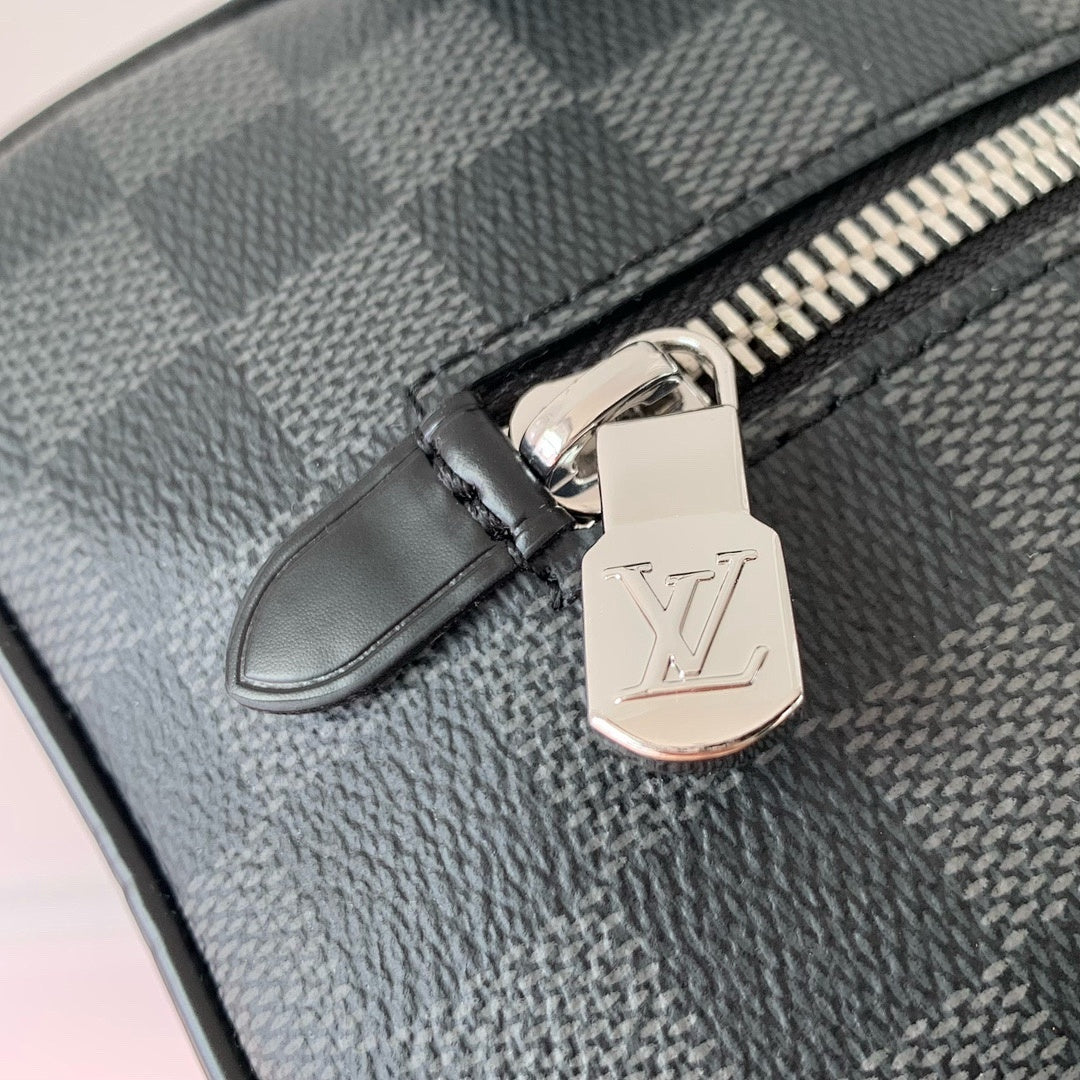 Pochette – Réf. M83112 · Damier Graphite
