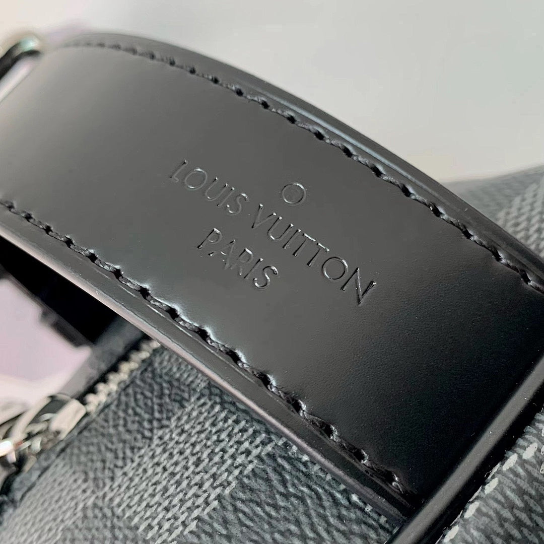 Pochette – Réf. M83112 · Damier Graphite