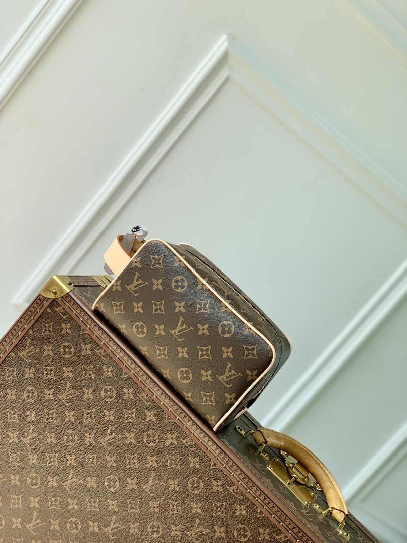 Pochette – Réf. M83112 · Monogram
