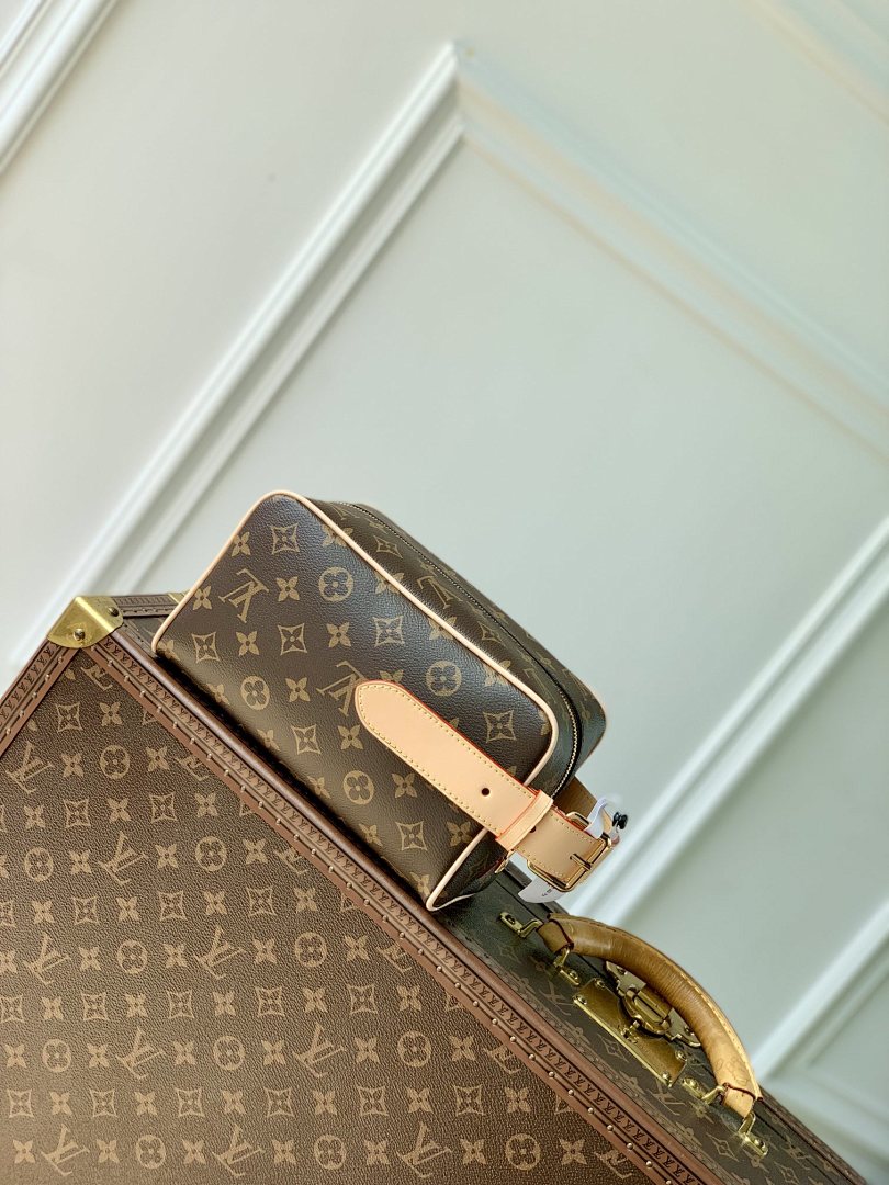 Pochette – Réf. M83112 · Monogram