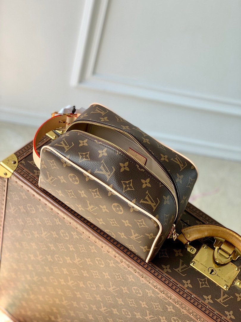 Pochette – Réf. M83112 · Monogram