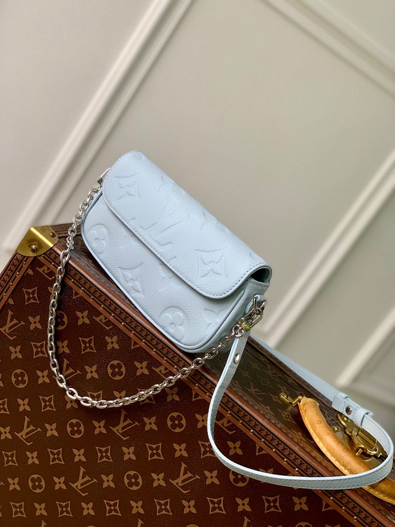 Sac à main – Réf. M82210 · Coloris 1