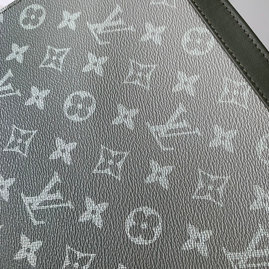 Pochette – Réf. M61692 · Vert de Gris