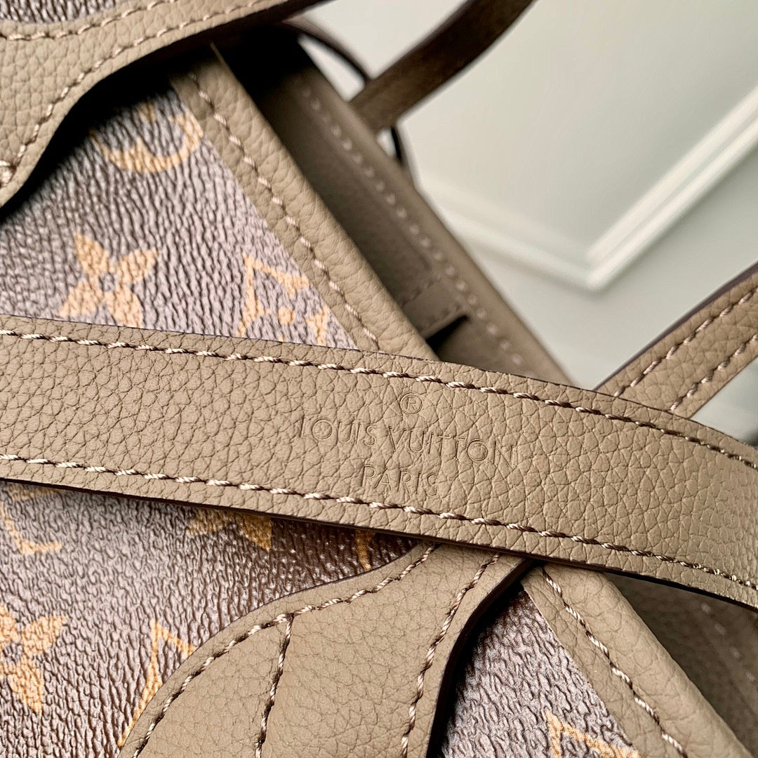 Sac à main Neverfull – Réf. M12109 · Gris