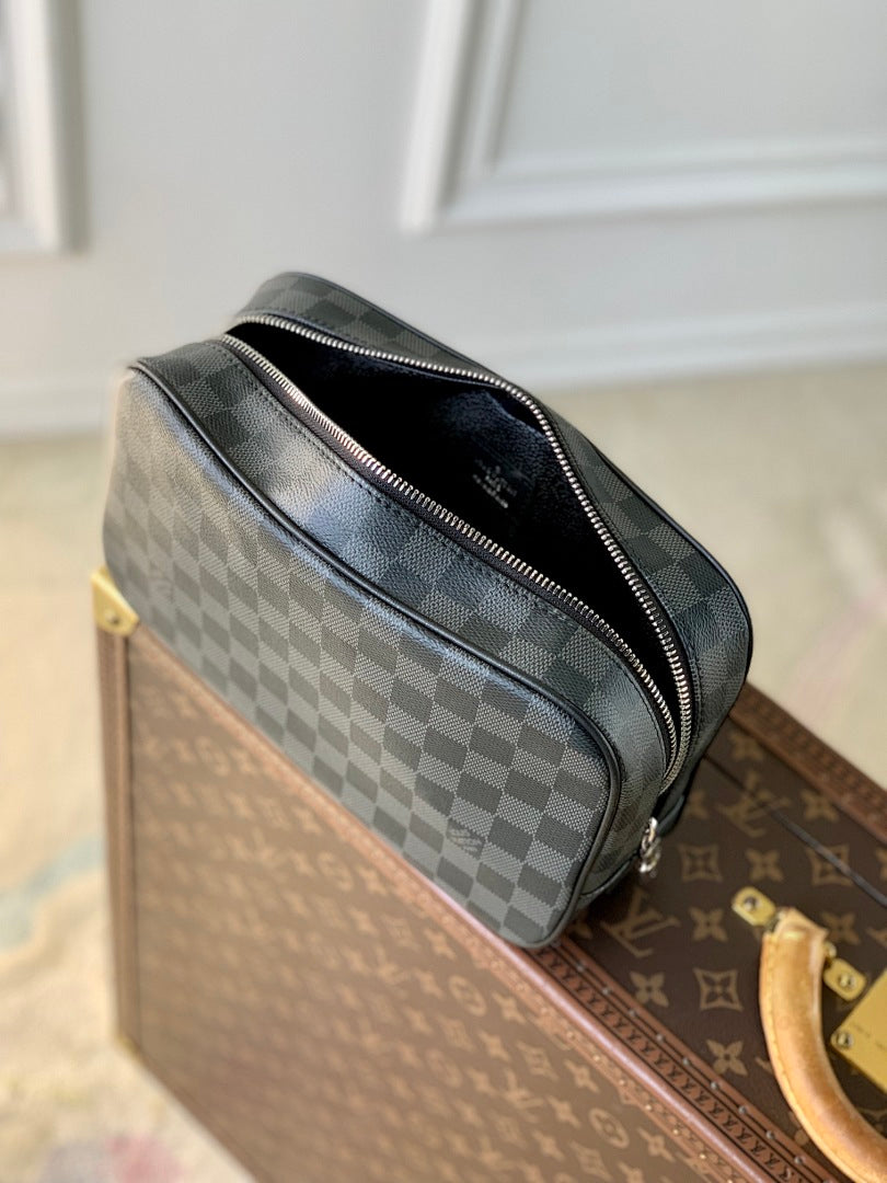 Pochette – Réf. M43383 · Monogram Noir