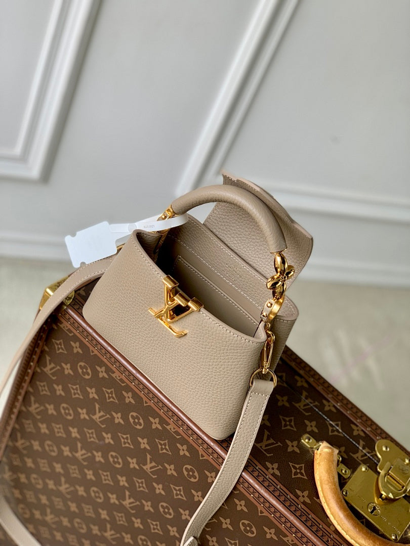 Sac à main Capucines – Réf. M23943 · Gris · Coloris 1