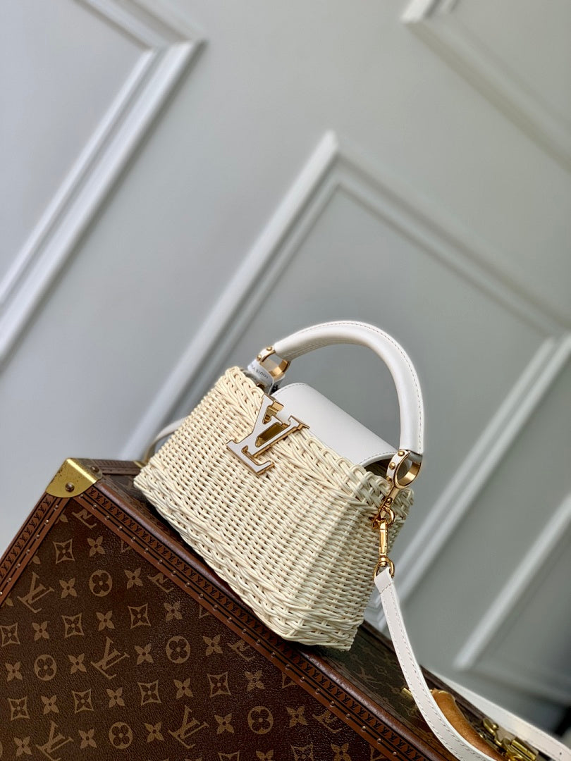 Sac à main Capucines – Réf. M26004