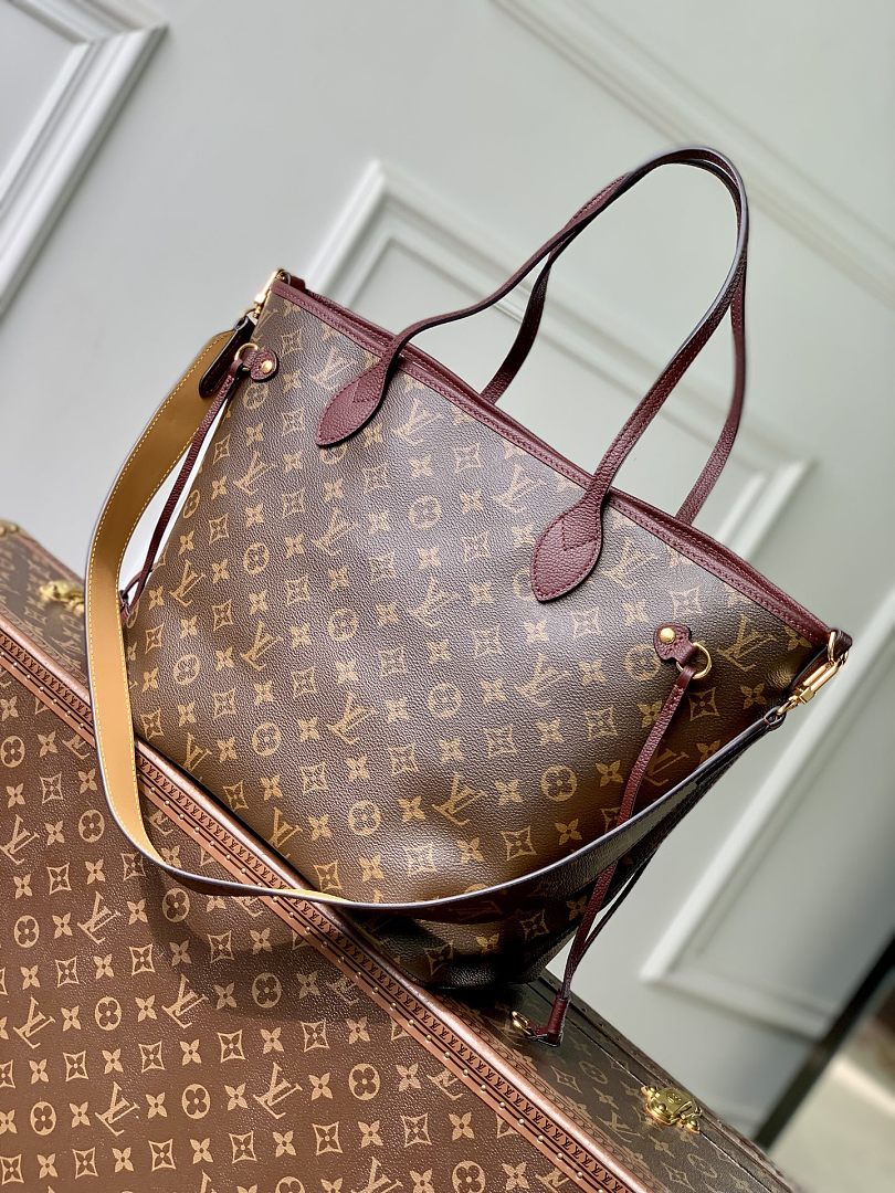 Sac à main Neverfull – Réf. 28377