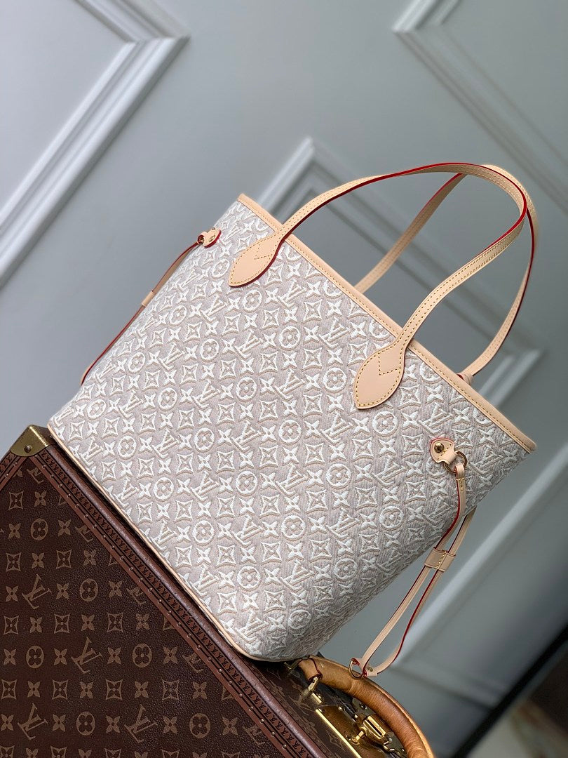 Sac à main Neverfull – Réf. M2A381