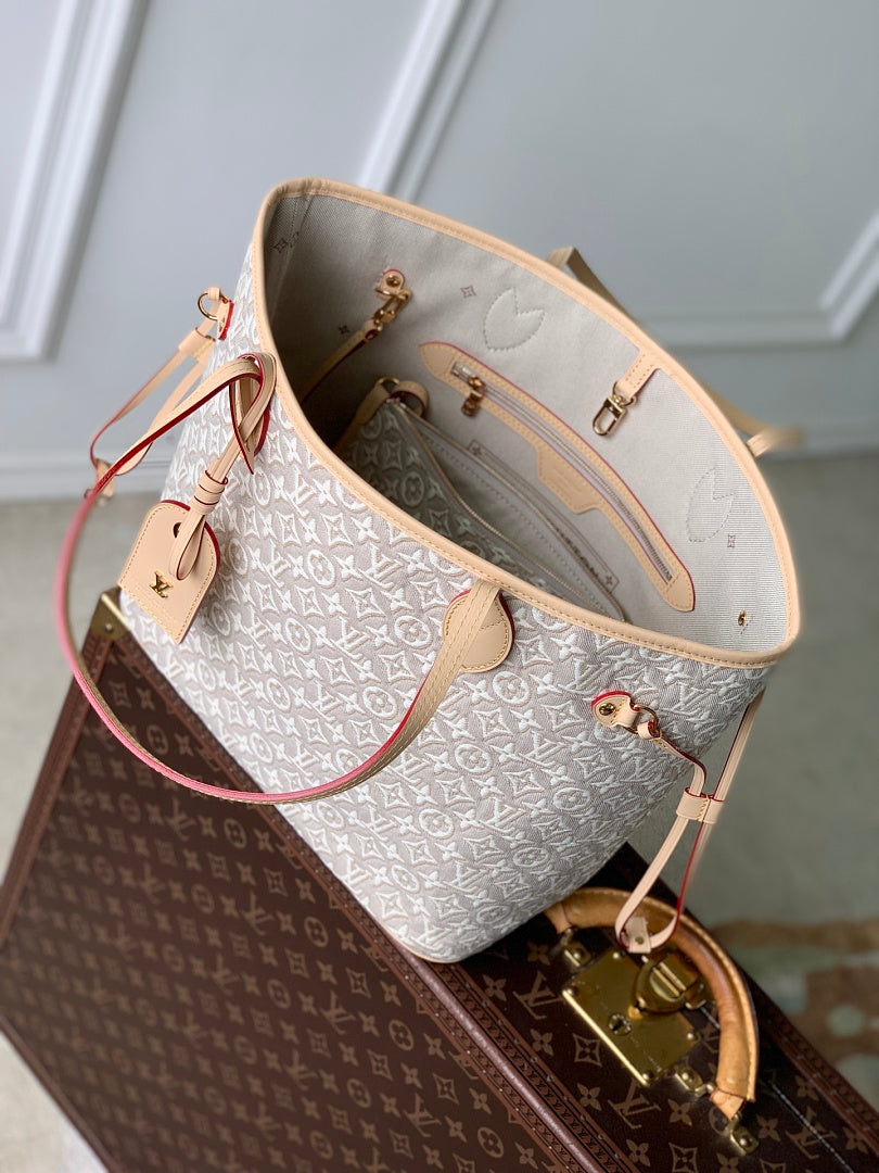 Sac à main Neverfull – Réf. M2A381