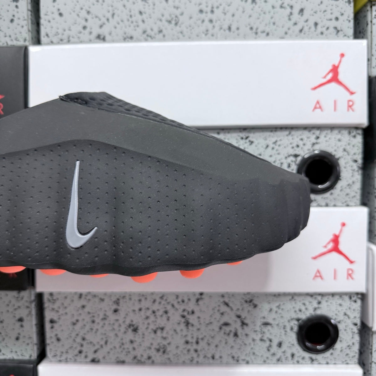 Nike Mind 001 'Noir Orange' — vue 7