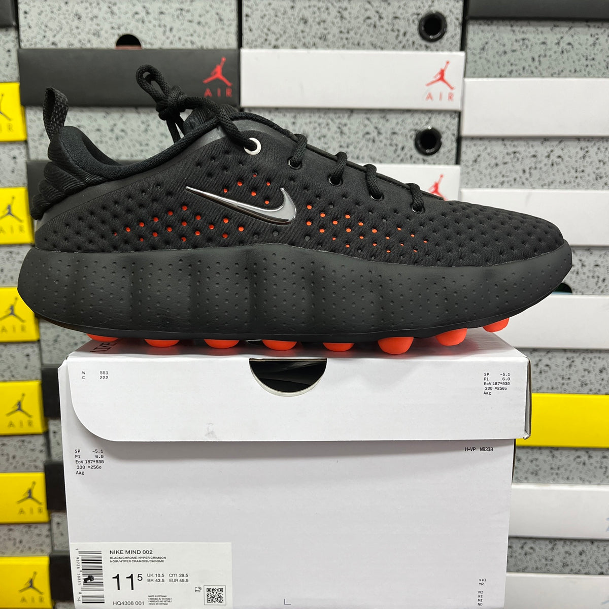 Nike Mind 002 'Noir Rouge' — vue 9