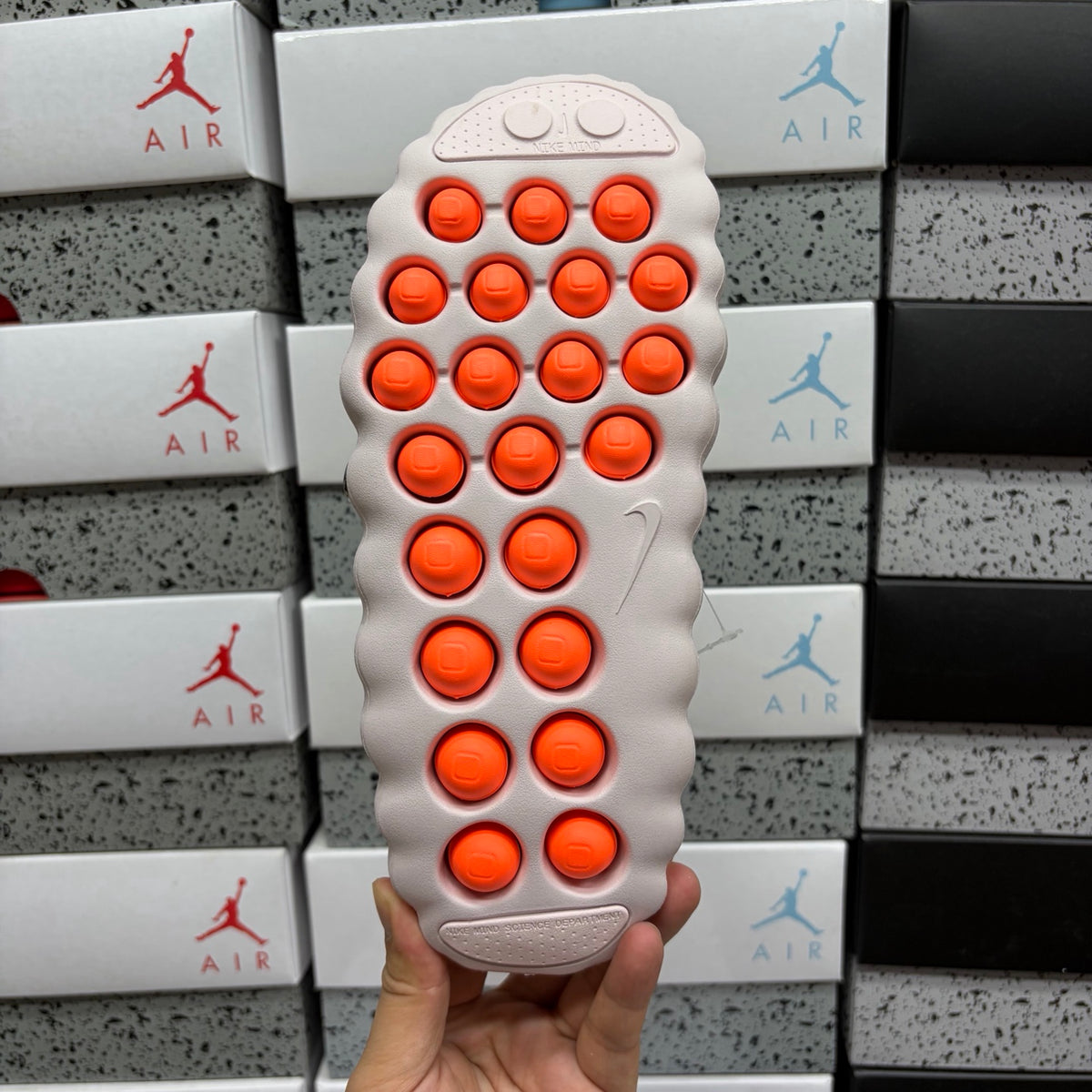Nike Mind 001 'Rose Pâle' — vue 3