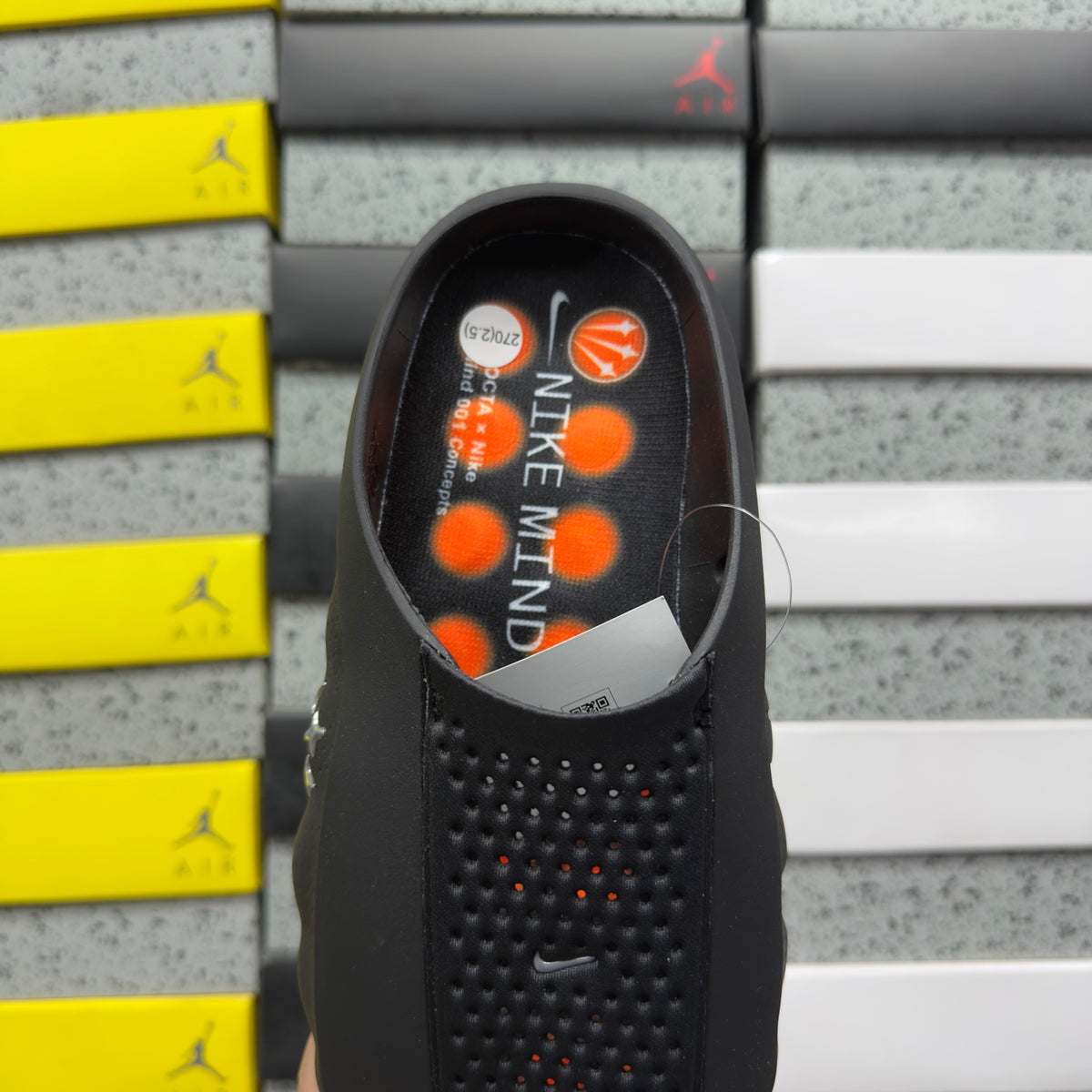 Nike Mind 001 x NOCTA 'Noir Picots Orange' — vue 5