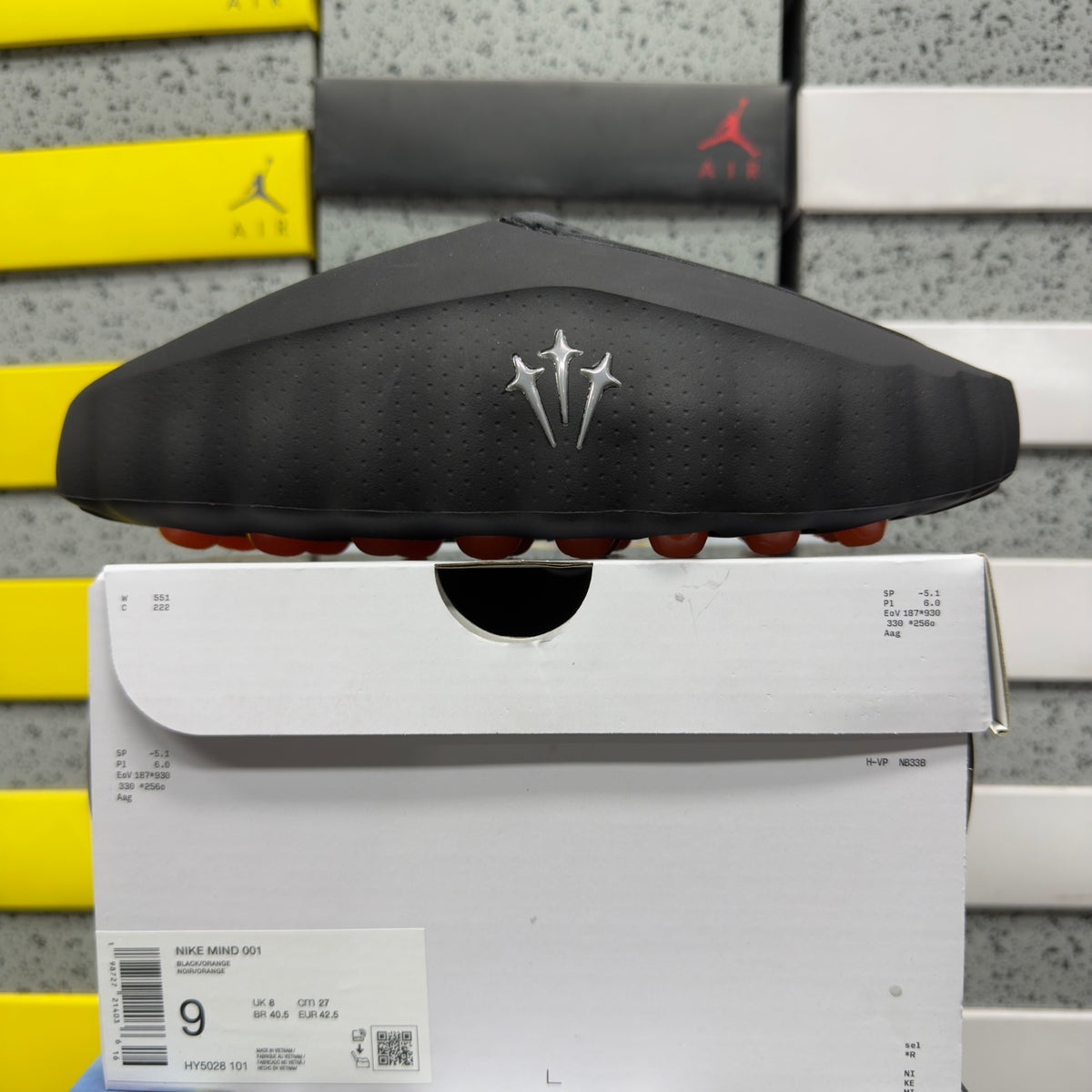 Nike Mind 001 x NOCTA 'Noir Picots Orange' — vue 9