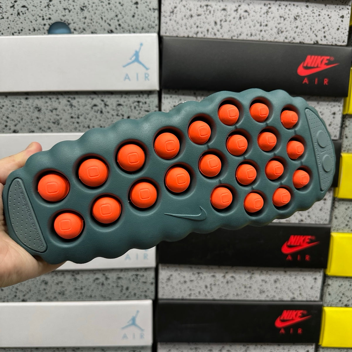 Nike Mind 001 'Vert Sapin' — vue 2