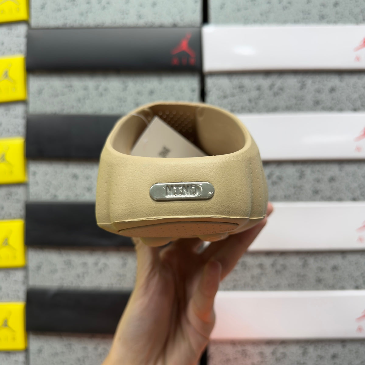 Nike Mind 001 'Beige Kaki' — vue 3