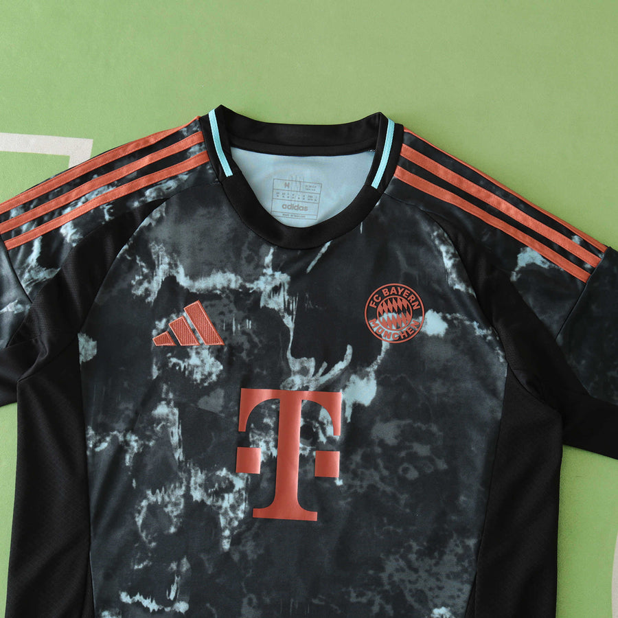 Maillot Bayern Munich 2024/25 Extérieur — vue 2