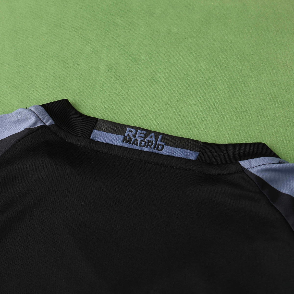 Maillot Real Madrid 2016/17 Third Rétro — vue 4